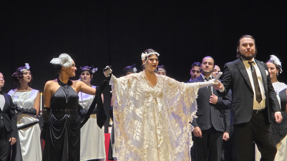 La Traviata minimal di Sollazzo offre il massimo al Gesualdo di Avellino