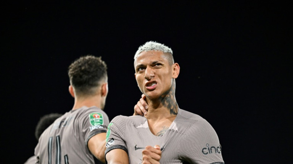 T&eacute;cnico do Tottenham oferece apoio emocional a Richarlison