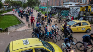 La bicicleta se abre paso entre el infernal tr&aacute;fico de Bogot&aacute; 