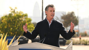 Gobernador de California propone reducir beneficios m&eacute;dicos para indocumentados por d&eacute;ficit presupuestario