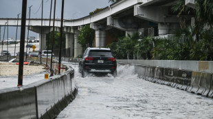 En Floride, des pluies diluviennes causent la fermeture d&#039;un a&eacute;roport international