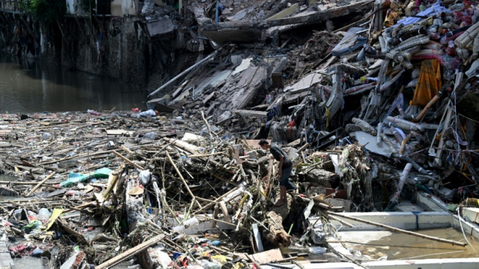 Al menos 23 muertos en las inundaciones en Indonesia, seg&uacute;n un nuevo balance