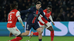 L&iacute;der PSG trope&ccedil;a contra Reims (1-1) na estreia de 'Kvara'